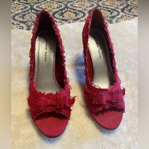 Roberto Vianni sz8 kitten heels. Red
